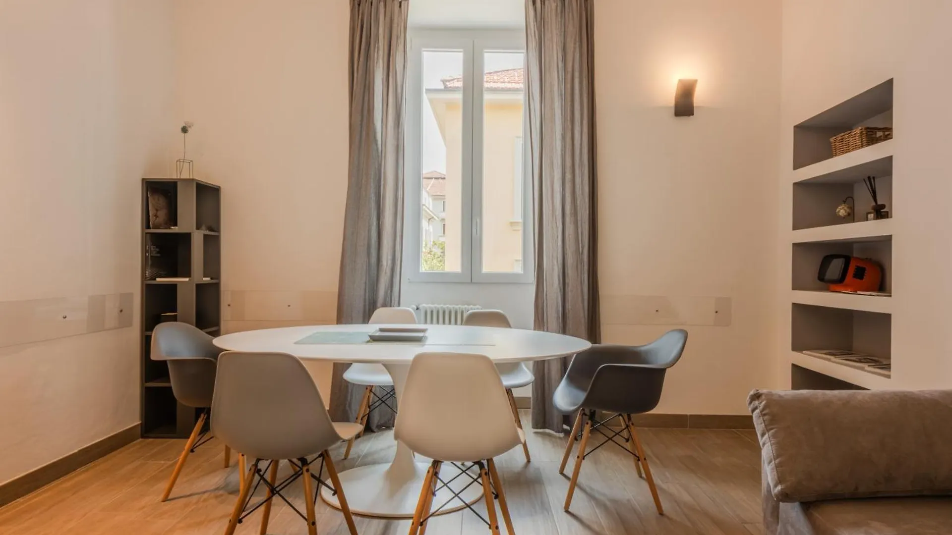 Moscova Elegant Apartment Milan Italy